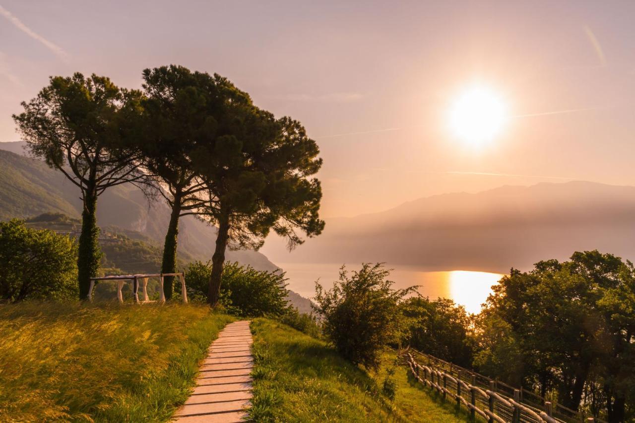 Boutique Hotel Villa Sostaga Gargnano Kültér fotó